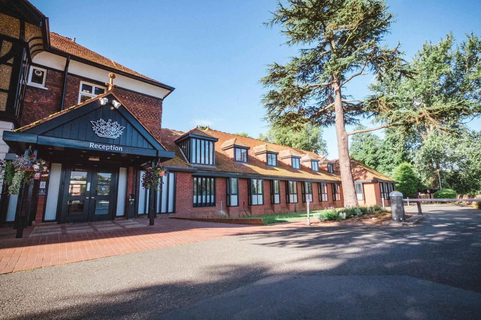 Hotel Cim Business Centre Maidenhead Exterior foto