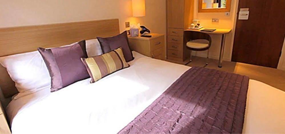 Hotel Cim Business Centre Maidenhead Exterior foto